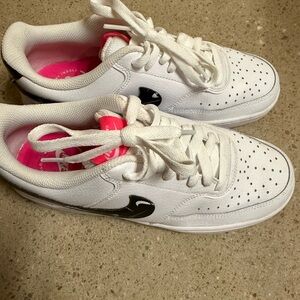 Woman’s nike shoes